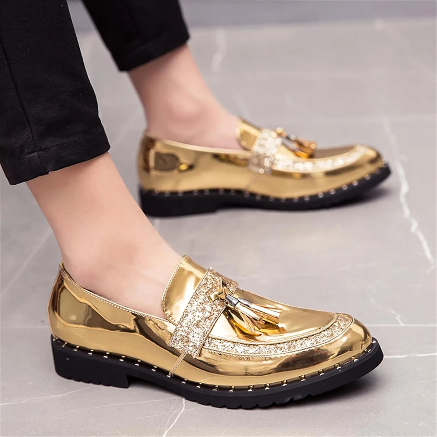 Men's Patent Leather Sequin Tassels Slip On Loafers Fashion Smoking Shoes for Business Wedding Party Formal