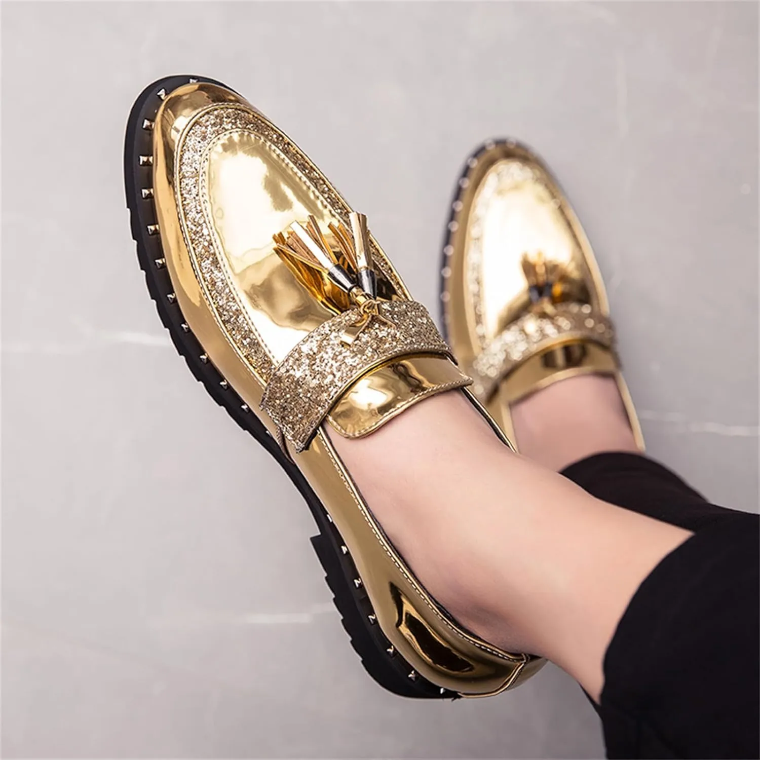 Men's Patent Leather Sequin Tassels Slip On Loafers Fashion Smoking Shoes for Business Wedding Party Formal