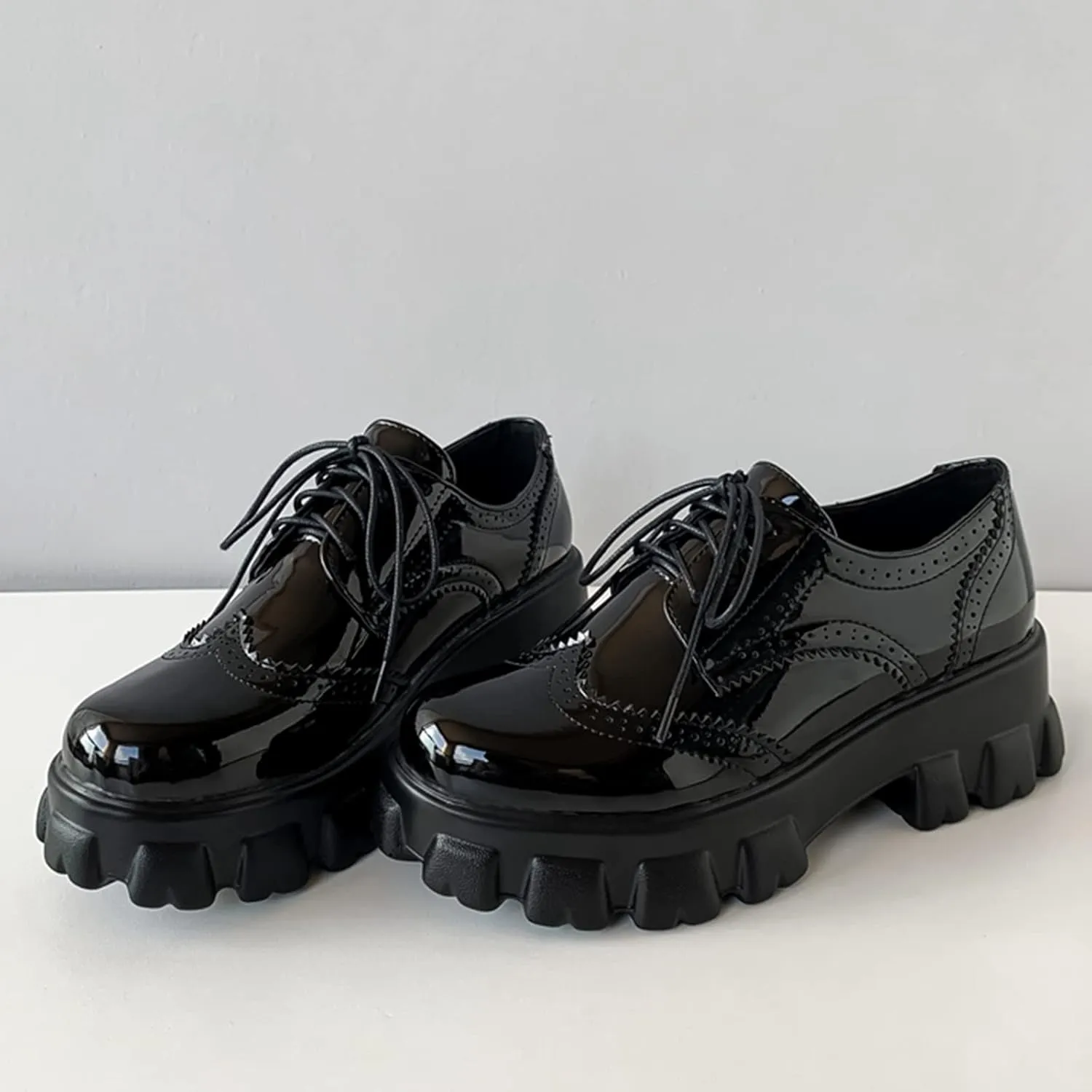 Oxford Shoes Women Platform Wingtip Brogue Loafers Patent Leather Lace Up Pumps