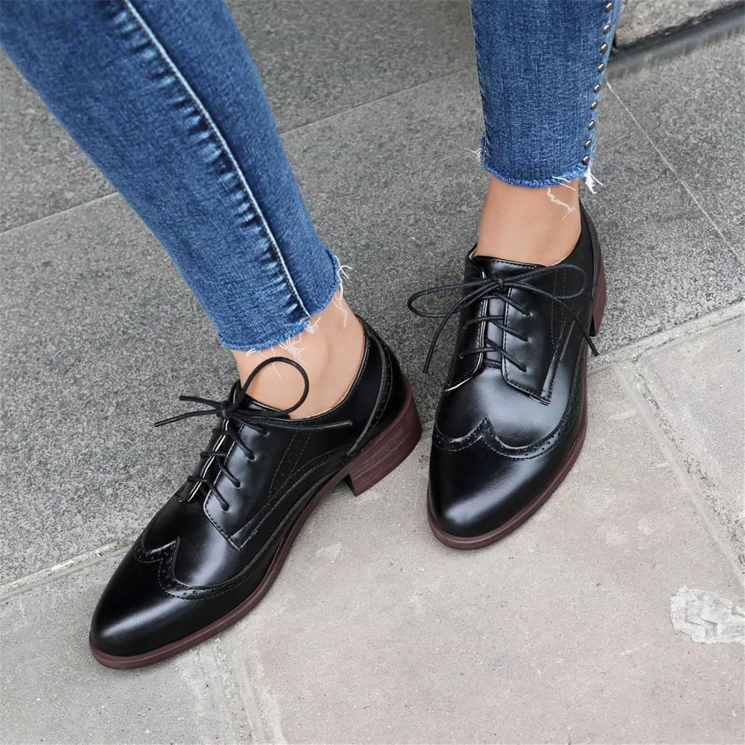 Women's Leather Perforated Lace-up Handmade Retro Oxfords Closed Toe Casual Fashion Collegiate Style Brogue Shoes Derby Shoes