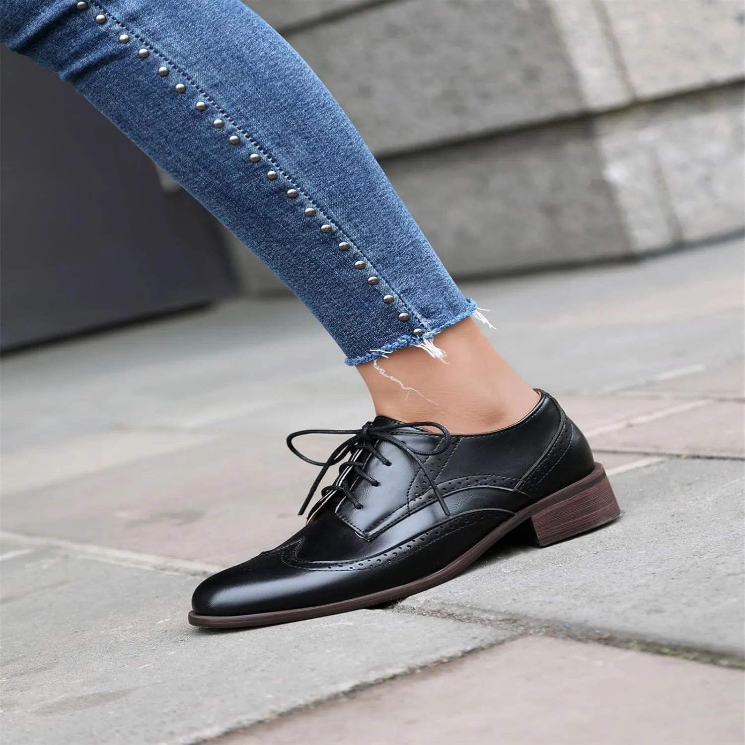Women's Leather Perforated Lace-up Handmade Retro Oxfords Closed Toe Casual Fashion Collegiate Style Brogue Shoes Derby Shoes