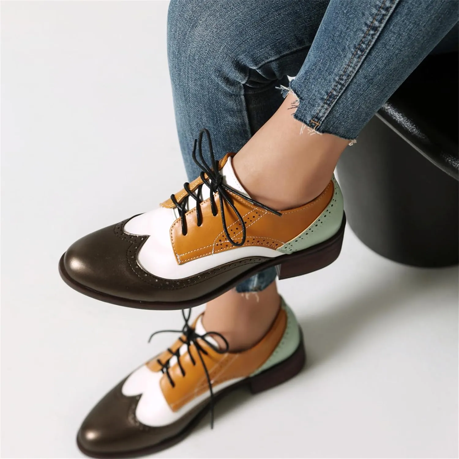 Women's Leather Perforated Lace-up Handmade Retro Oxfords Closed Toe Casual Fashion Collegiate Style Brogue Shoes Derby Shoes