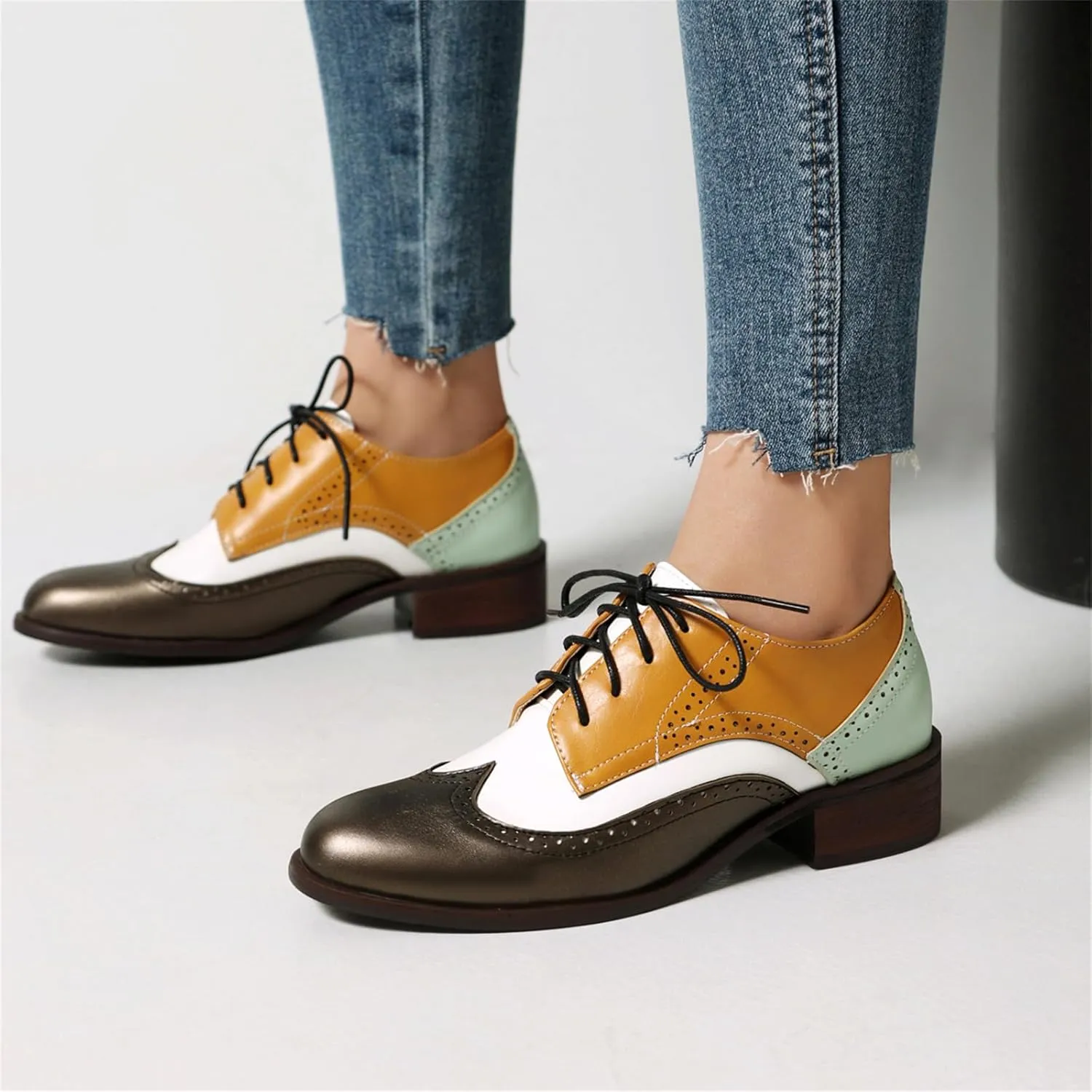 Women's Leather Perforated Lace-up Handmade Retro Oxfords Closed Toe Casual Fashion Collegiate Style Brogue Shoes Derby Shoes