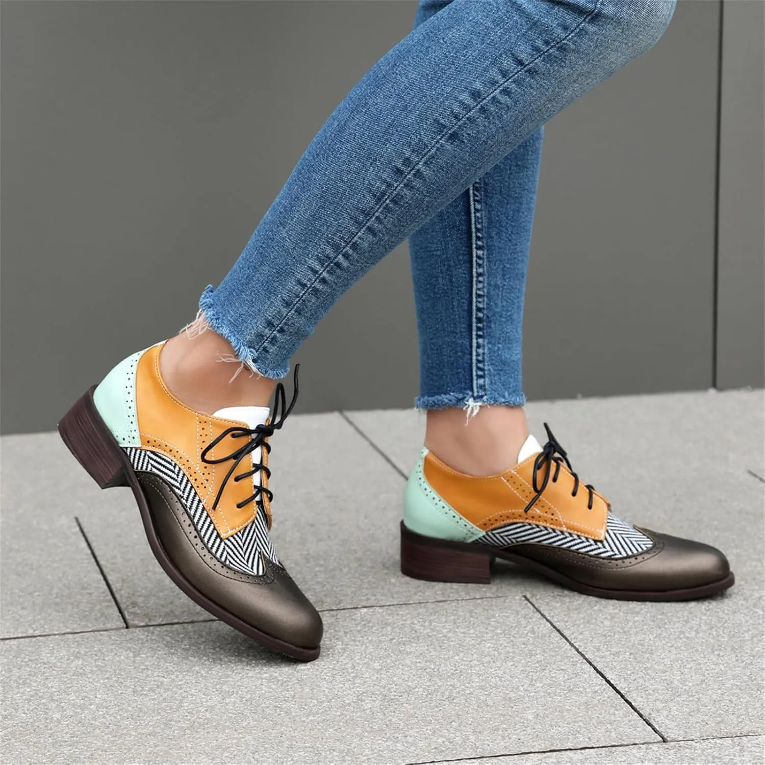 Women's Leather Perforated Lace-up Handmade Retro Oxfords Closed Toe Casual Fashion Collegiate Style Brogue Shoes Derby Shoes