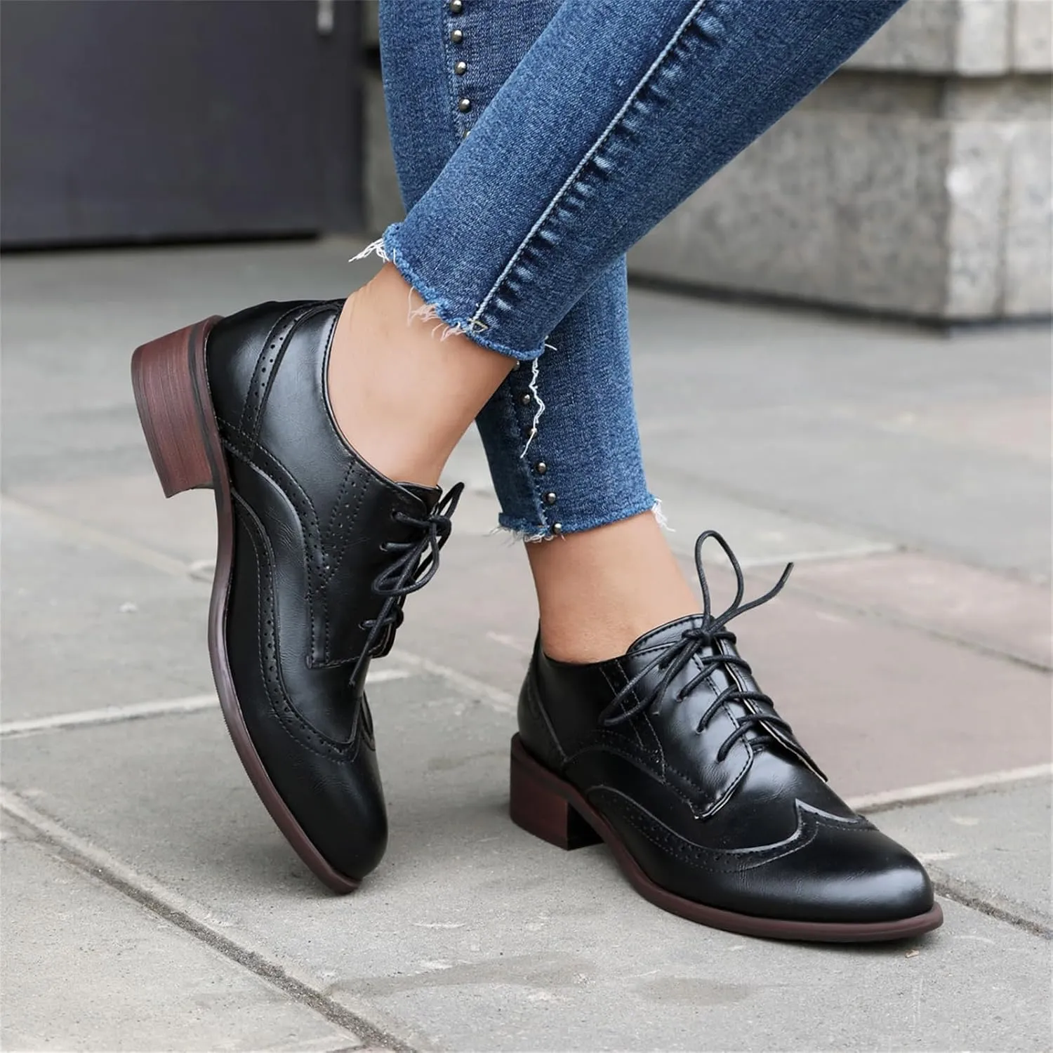 Women's Leather Perforated Lace-up Handmade Retro Oxfords Closed Toe Casual Fashion Collegiate Style Brogue Shoes Derby Shoes
