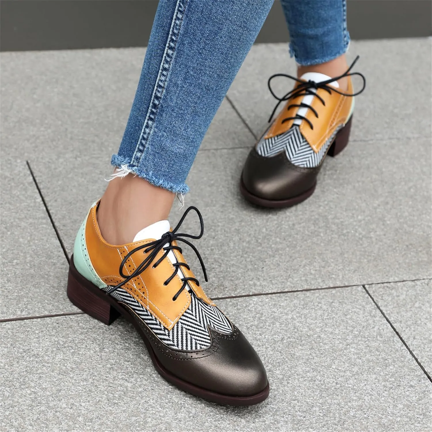 Women's Leather Perforated Lace-up Handmade Retro Oxfords Closed Toe Casual Fashion Collegiate Style Brogue Shoes Derby Shoes
