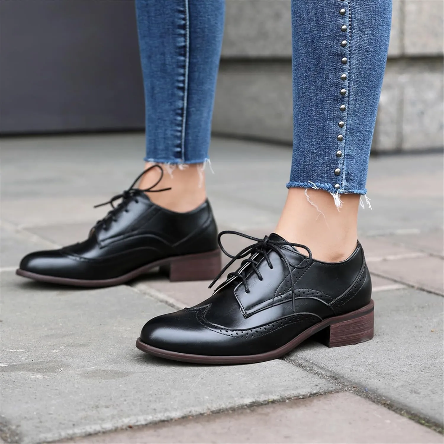 Women's Leather Perforated Lace-up Handmade Retro Oxfords Closed Toe Casual Fashion Collegiate Style Brogue Shoes Derby Shoes