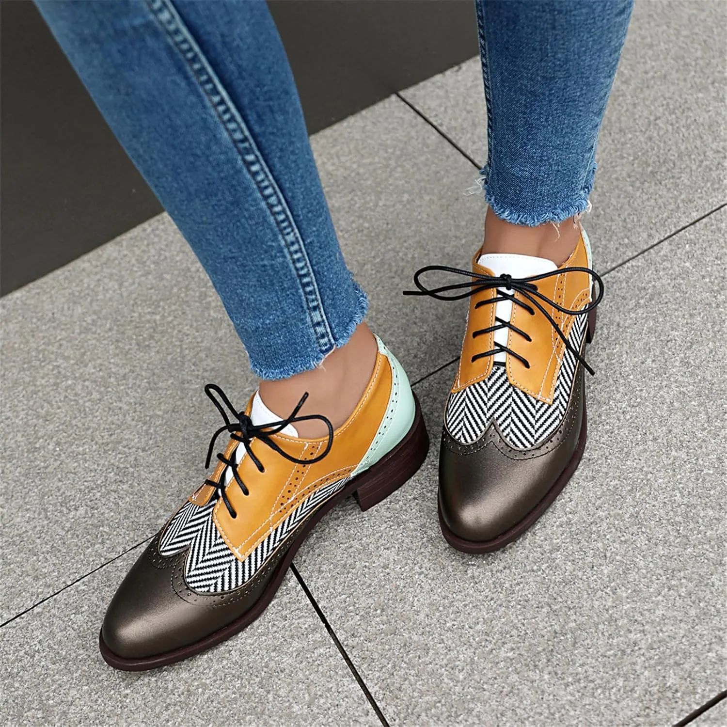 Women's Leather Perforated Lace-up Handmade Retro Oxfords Closed Toe Casual Fashion Collegiate Style Brogue Shoes Derby Shoes