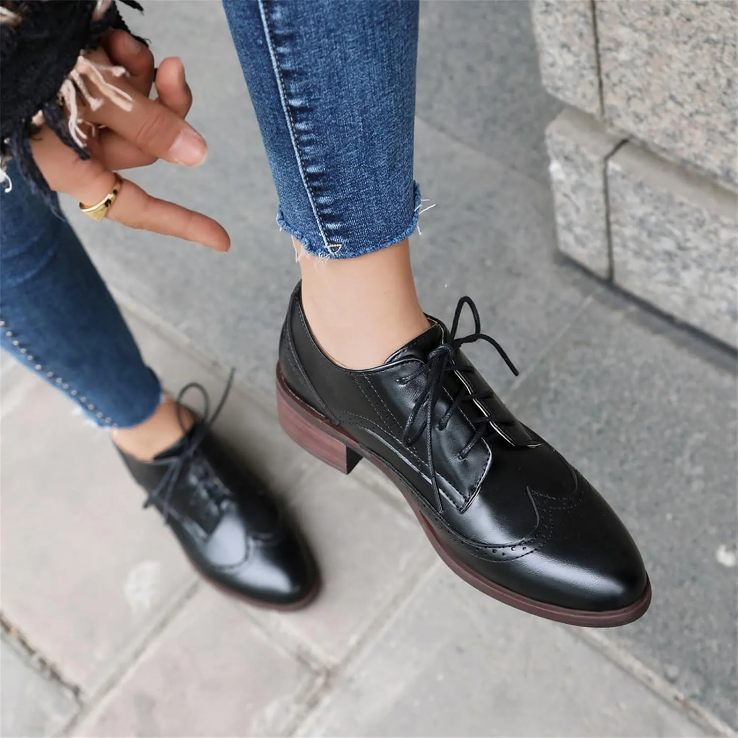 Women's Leather Perforated Lace-up Handmade Retro Oxfords Closed Toe Casual Fashion Collegiate Style Brogue Shoes Derby Shoes