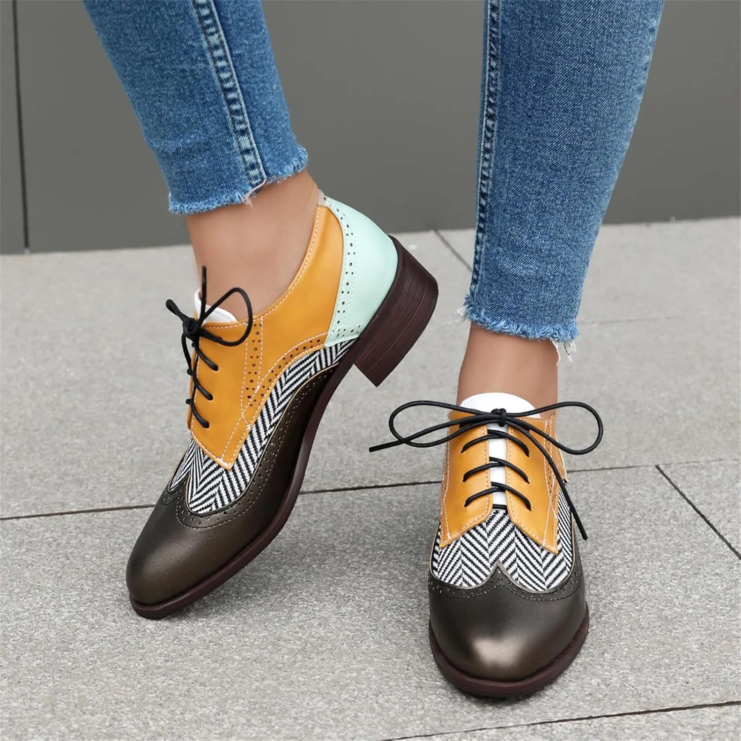 Women's Leather Perforated Lace-up Handmade Retro Oxfords Closed Toe Casual Fashion Collegiate Style Brogue Shoes Derby Shoes