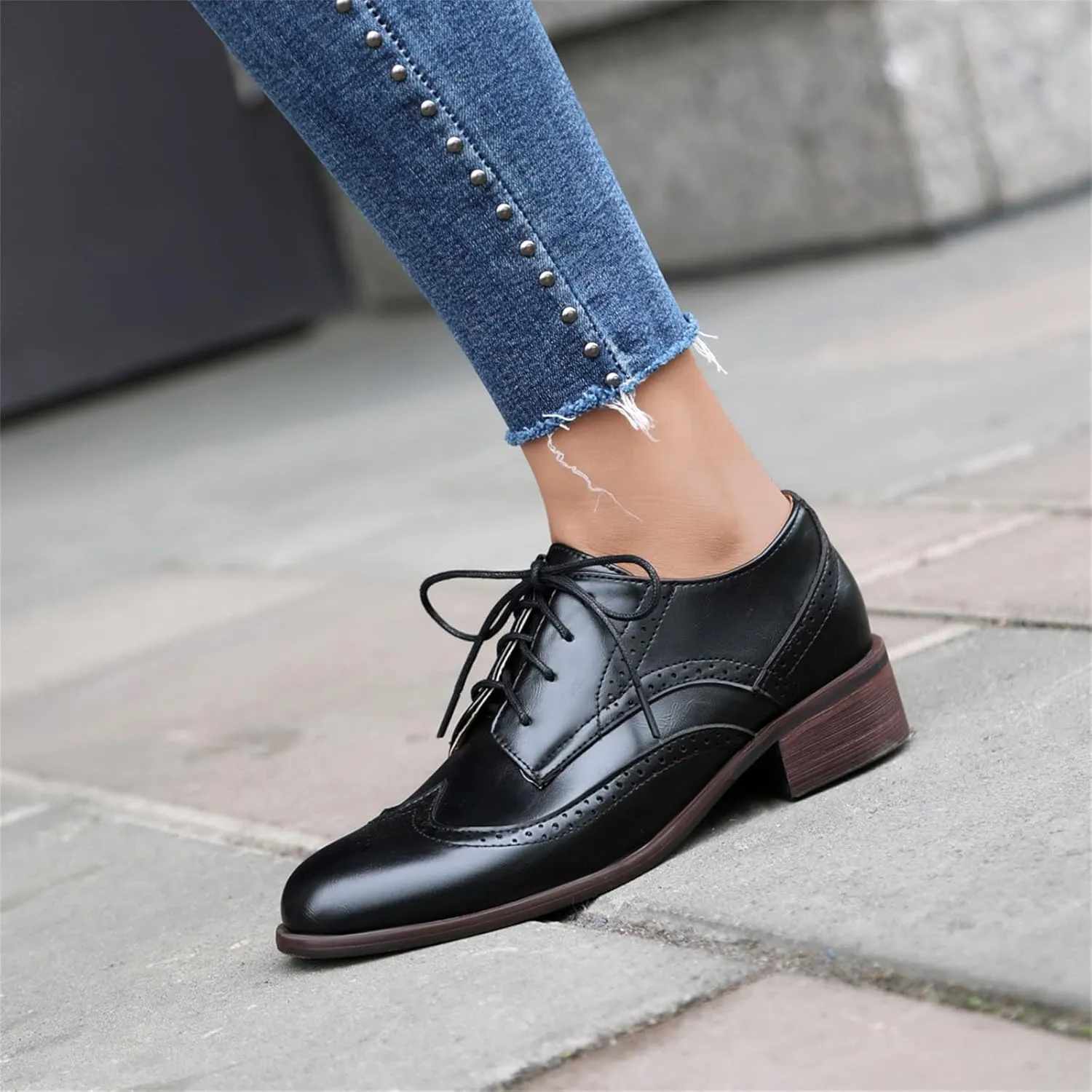 Women's Leather Perforated Lace-up Handmade Retro Oxfords Closed Toe Casual Fashion Collegiate Style Brogue Shoes Derby Shoes