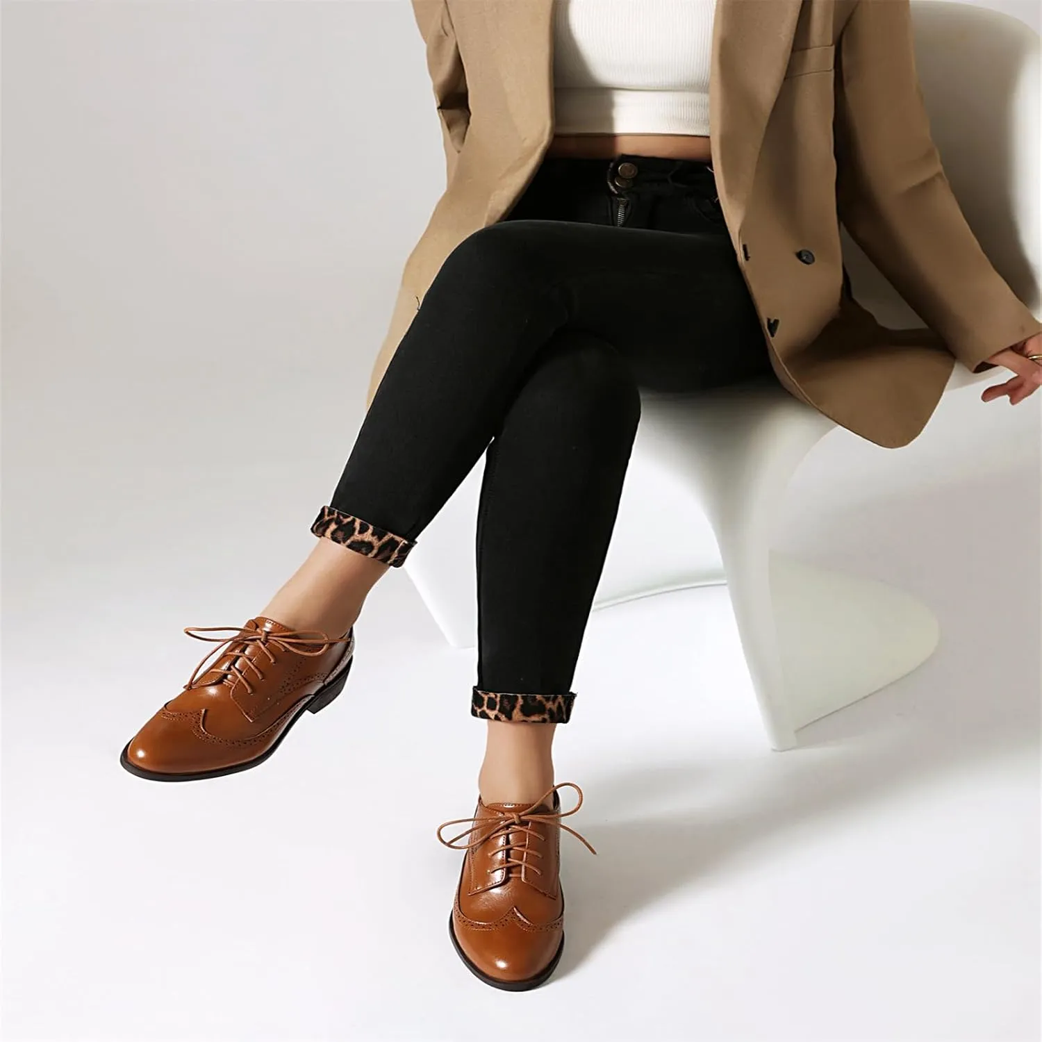 Women's Leather Perforated Lace-up Handmade Retro Oxfords Closed Toe Casual Fashion Collegiate Style Brogue Shoes Derby Shoes