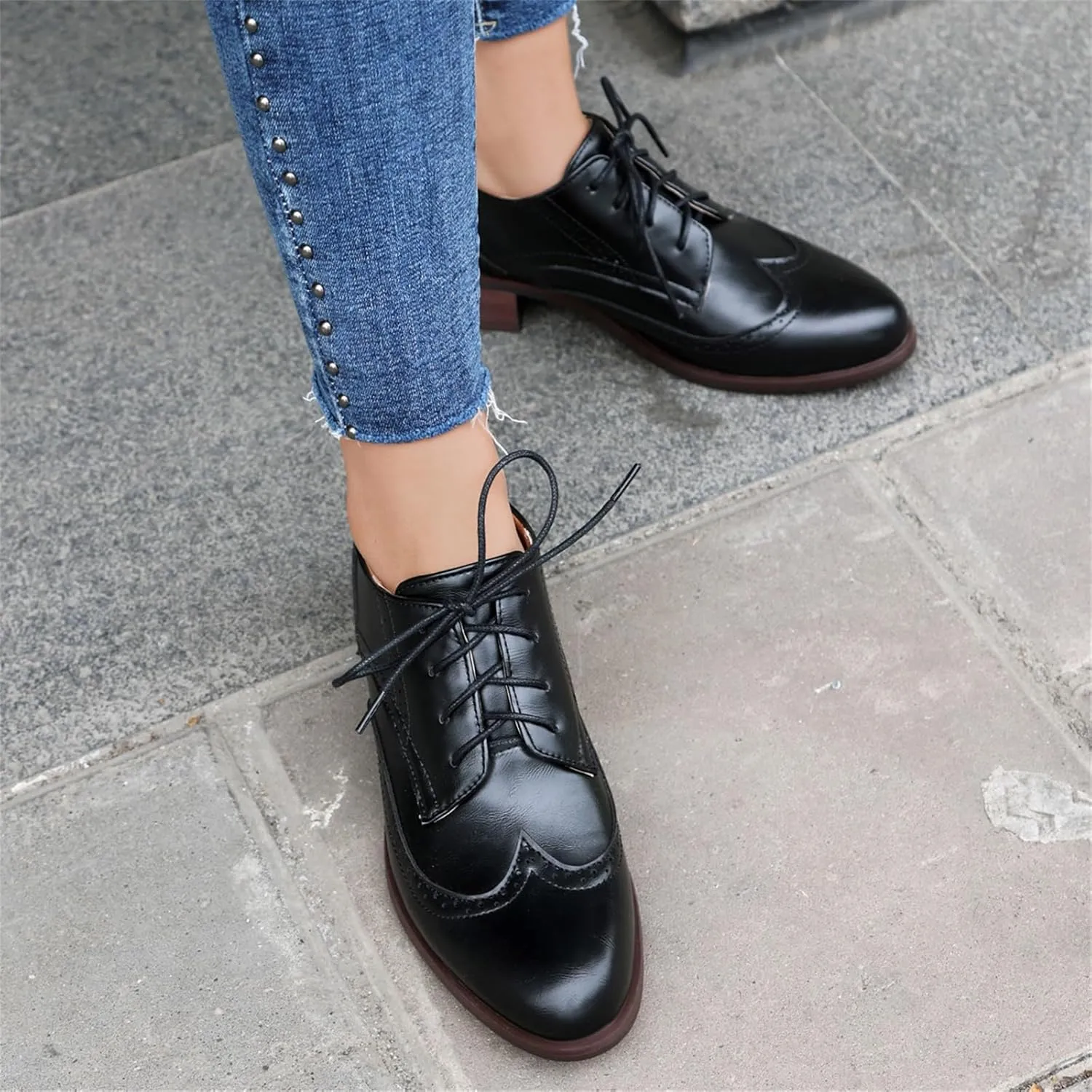 Women's Leather Perforated Lace-up Handmade Retro Oxfords Closed Toe Casual Fashion Collegiate Style Brogue Shoes Derby Shoes