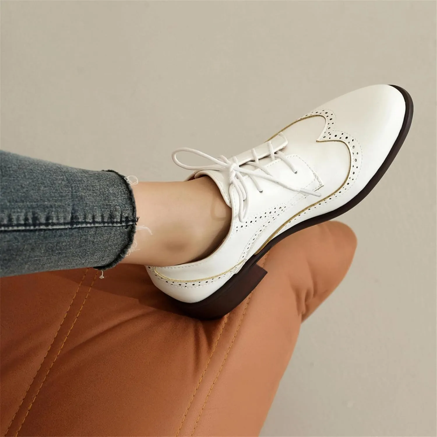 Women's Leather Perforated Lace-up Handmade Retro Oxfords Closed Toe Casual Fashion Collegiate Style Brogue Shoes Derby Shoes