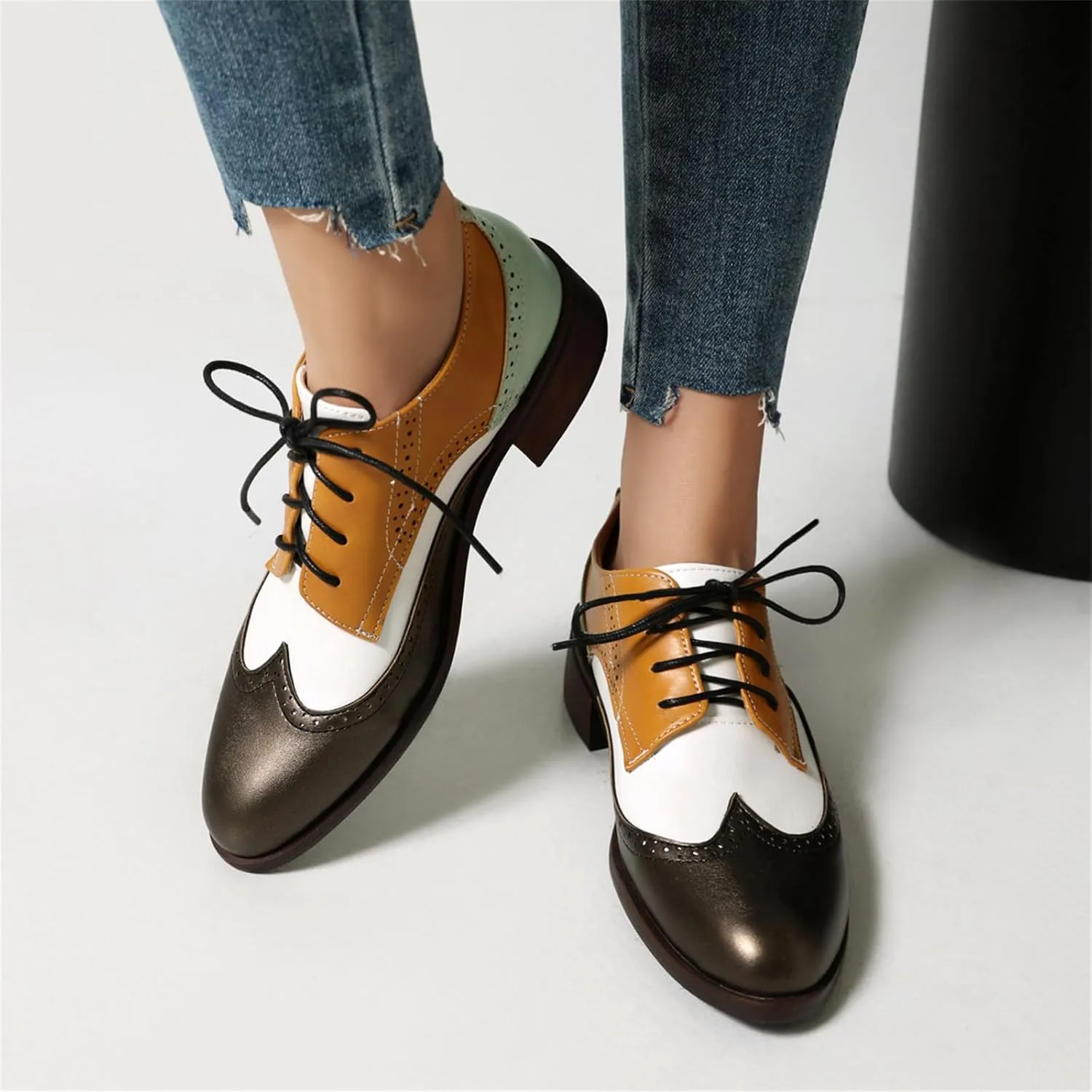 Women's Leather Perforated Lace-up Handmade Retro Oxfords Closed Toe Casual Fashion Collegiate Style Brogue Shoes Derby Shoes