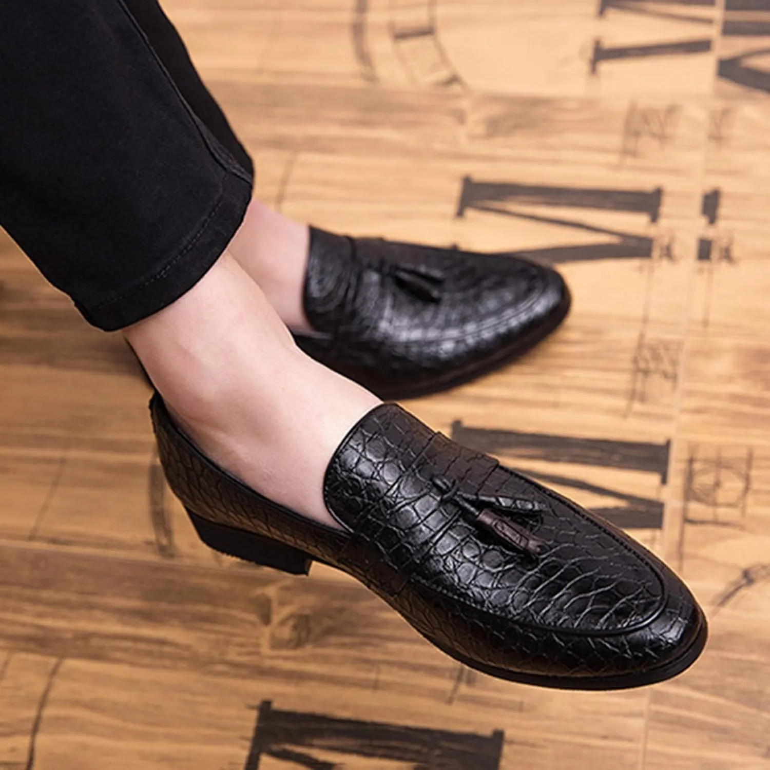 Zeberfi Men's Pattern Leather Slip On Tassel Dress Loafers Fashion Pointed Toe Low Top Non-Slip Luxury Business Formal Shoes